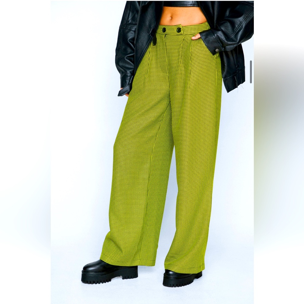Sold out NastyGirl Super Wide Leg Houndstooth Pants size 0 new with tags.